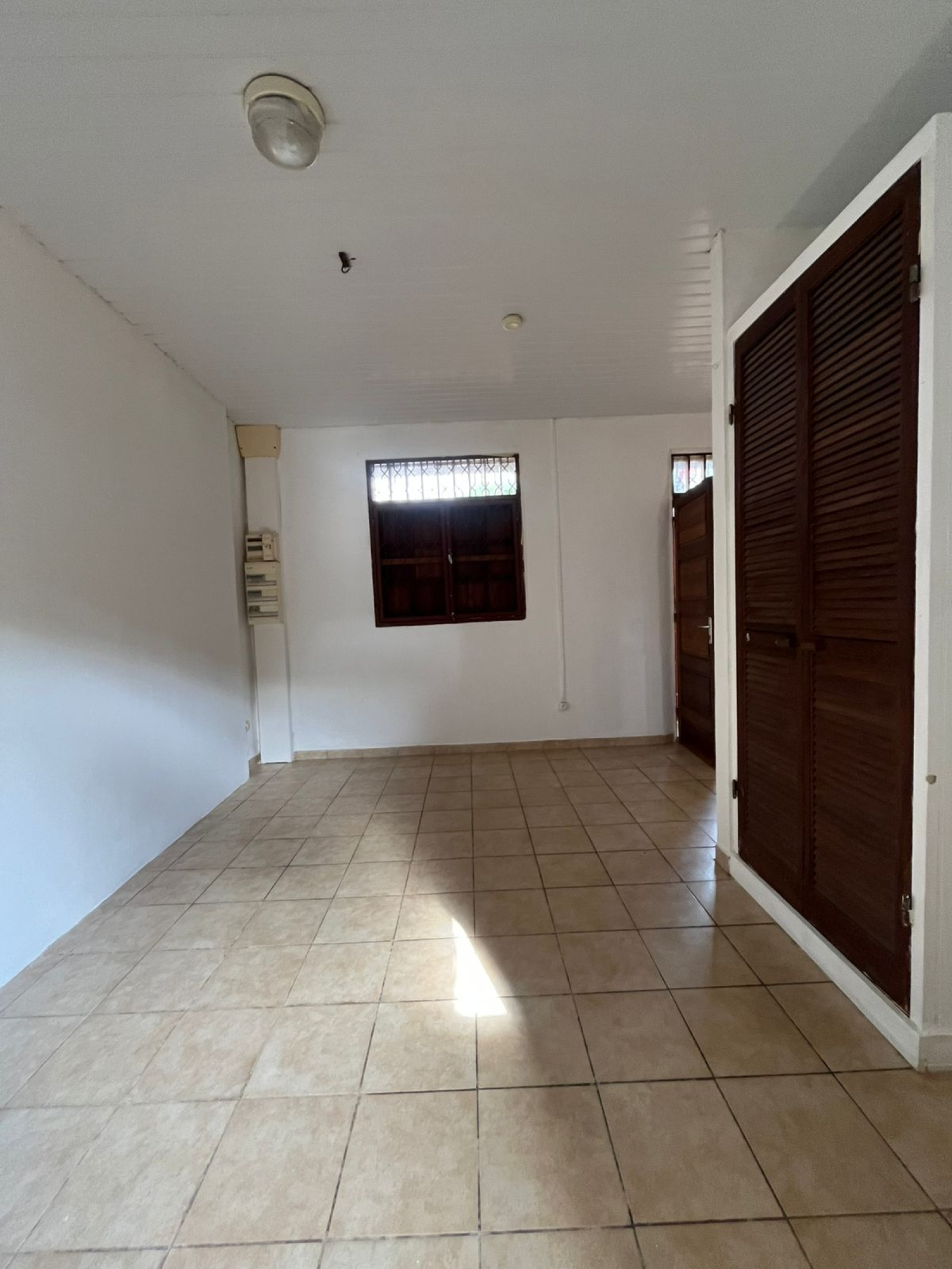 Image_, Studio, Cayenne, ref :60