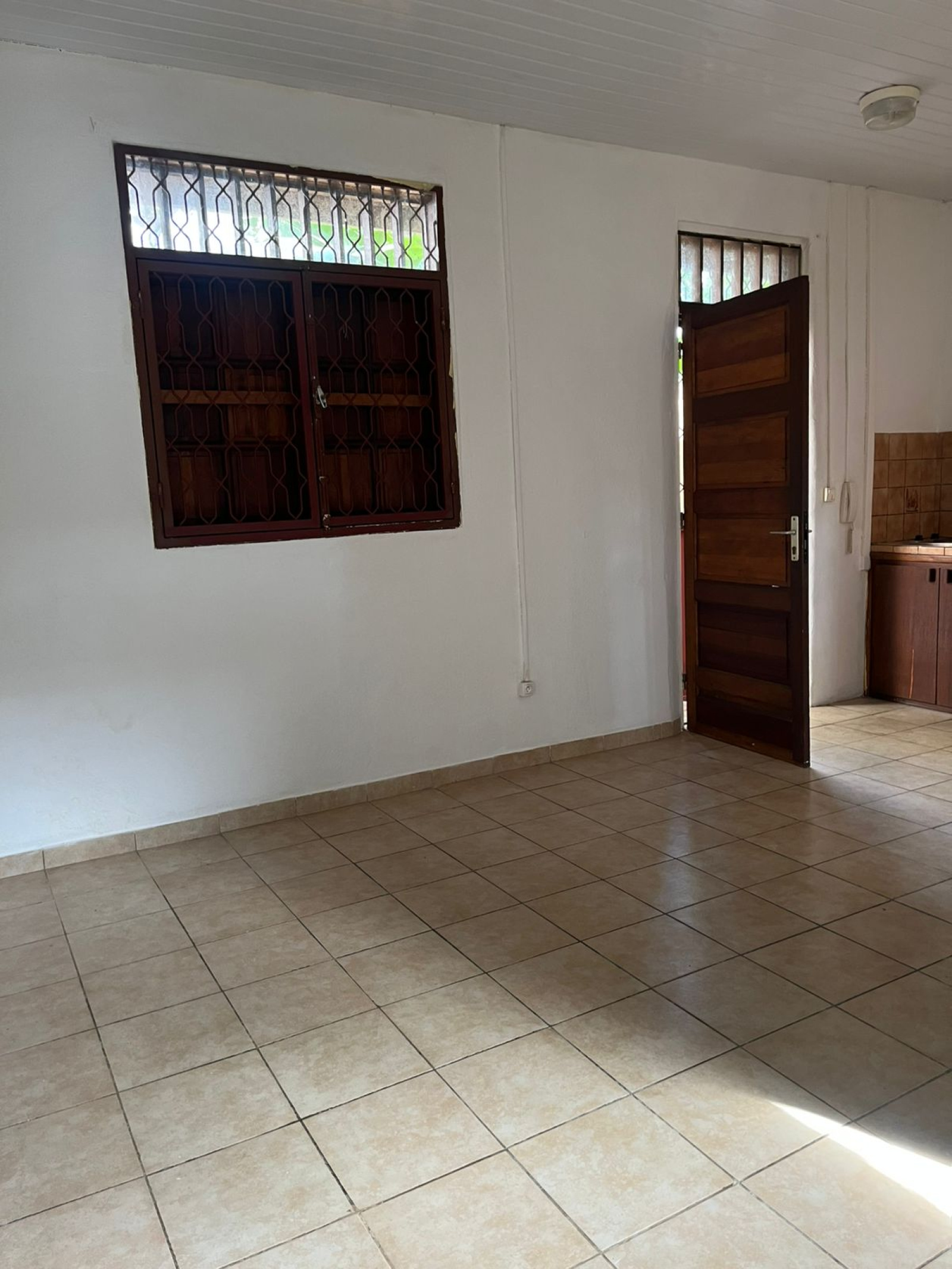 Image_, Studio, Cayenne, ref :60